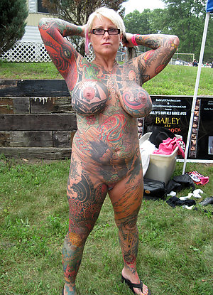 Free sexy tattooed nude women pics