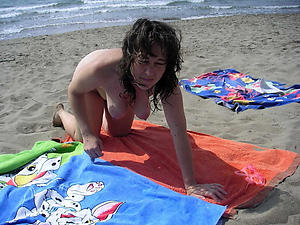 Slutty mature nude beach pictures