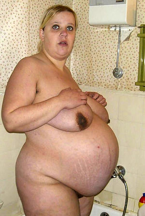 Gorgeous matured pregnant nude photo