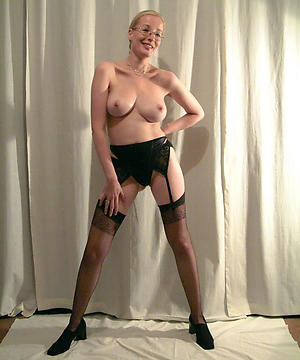 Sexy mature woman in stockings slut pics