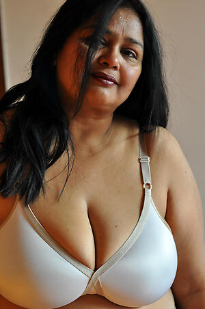 Gorgeous matured indian women pics