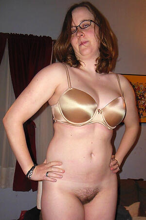 Real mature in bra sexy nude pics