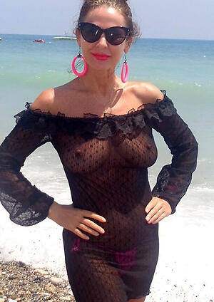 Amateur pics of hatless mature open-air