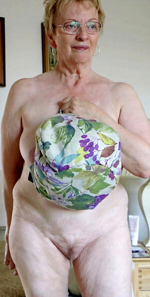 Photos from undressed hot gilf