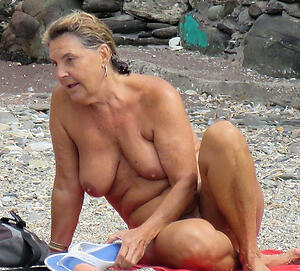 Hot matures on chum around with annoy beach porn pics