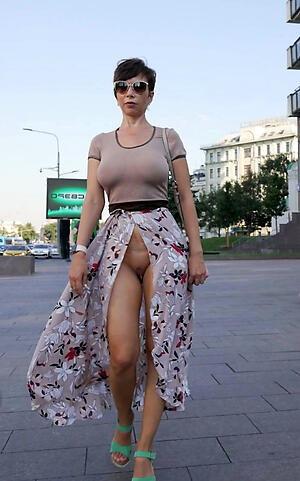 Erotic nude milfs porn pics