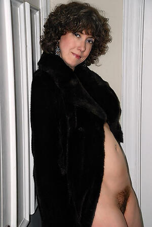 Naked classic mature women porn pics