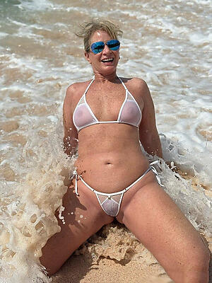 Amateur pics of horny mature women bikini